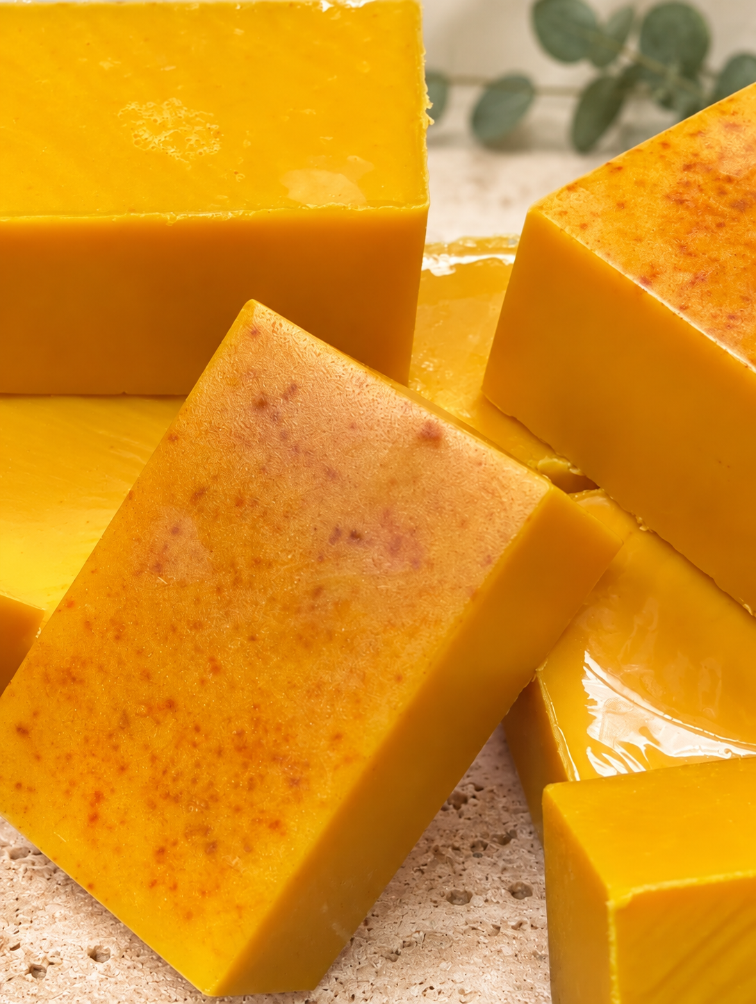 L'homme Beauty Kojic Acid & Turmeric Cleansing Bar-4 oz